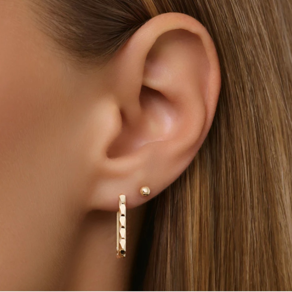 Tov Essentials Solid Gold Hammered U-Hoops - image 1